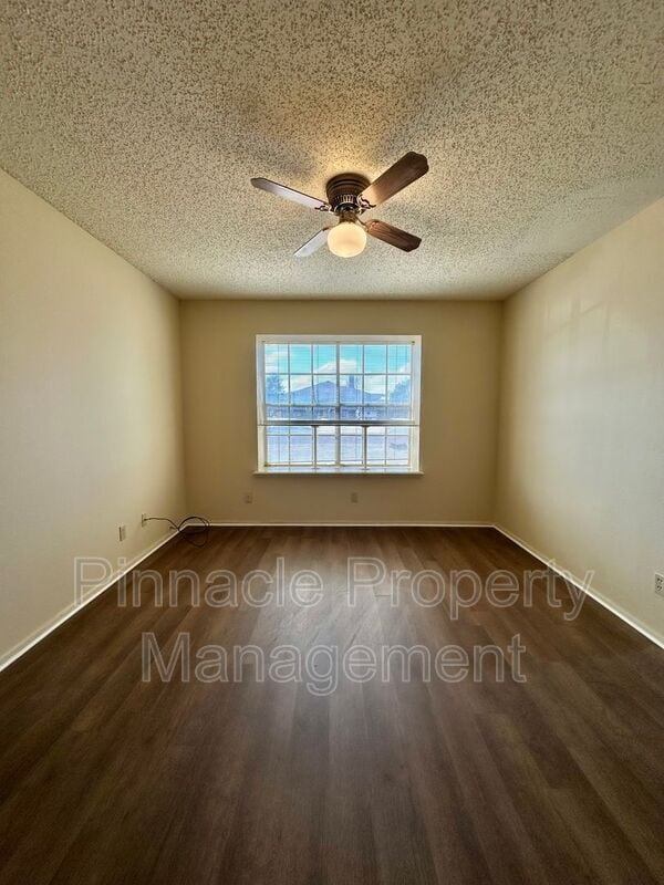 Building Photo - 5818 Davenport Dr