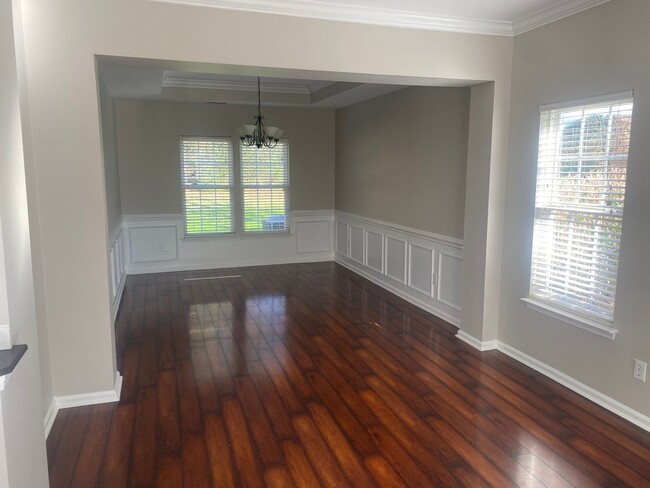 Building Photo - Recently Renovated Four Bedroom In Northst...