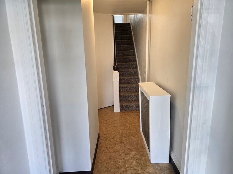 Building Photo - 362 1st Ave