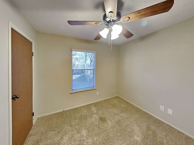 Building Photo - 164 Maple Branch St