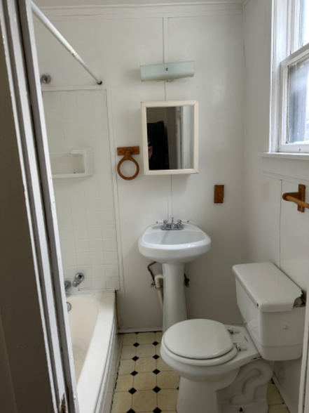 Building Photo - 1619 5th Ave