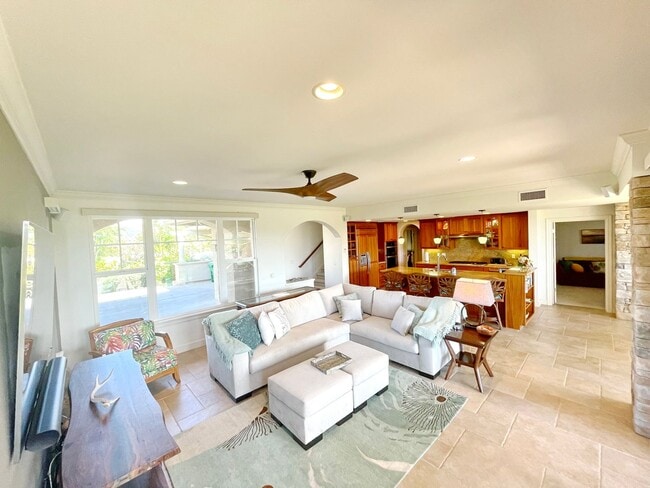 Building Photo - Tastefully Furnished and Exquisite 4 Bed/3 Bath in Hokulani Golf Villas with Ocean Views & Amenit...