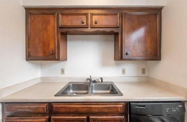 Building Photo - 2200 Westmoor Pl