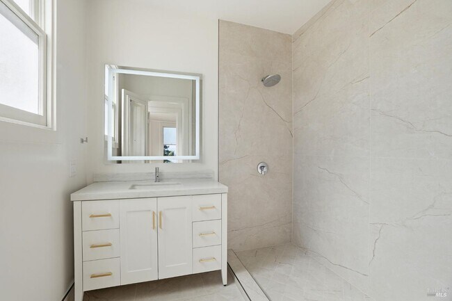 Building Photo - 172 Bella Vista Ave