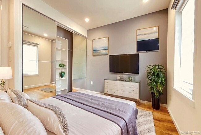 Building Photo - 71-57 69th Pl