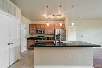 Building Photo - 10184 Park Meadows Dr