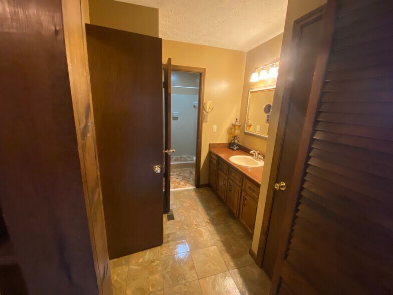 Building Photo - 5100 Forest Mist Dr SE