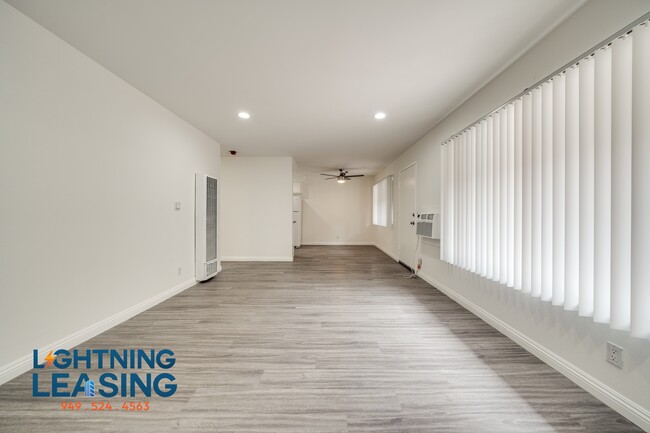 Building Photo - 5121-5125 Klump Ave