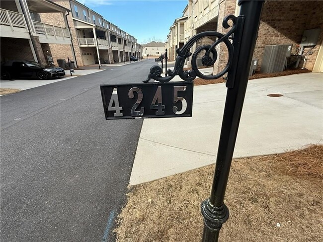 Building Photo - 4245 Essex Pond Wy