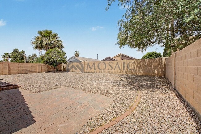 Building Photo - 1894 E Palomino Dr
