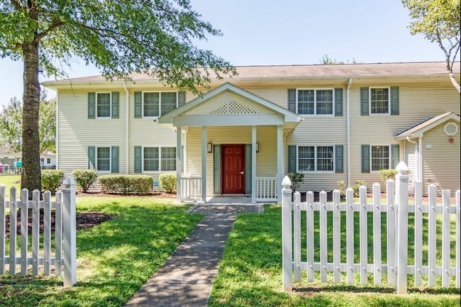 Building - Castle Acres