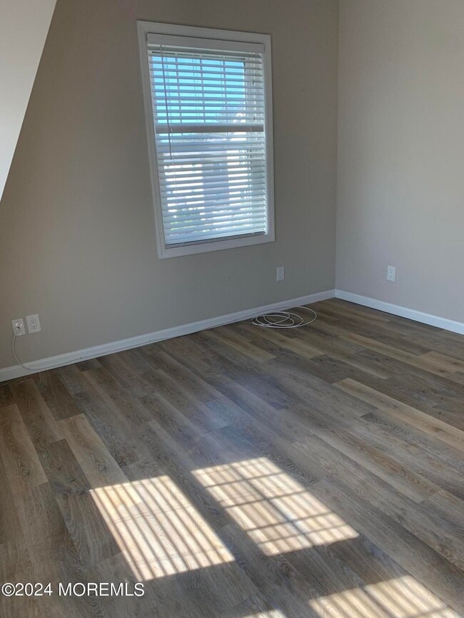 Building Photo - 207 Brinley Ave