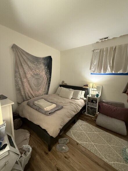 Bedroom2 - 1845 N Marshfield Ave