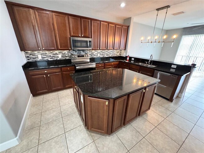 Building Photo - 1143 Venetian Harbor Dr NE