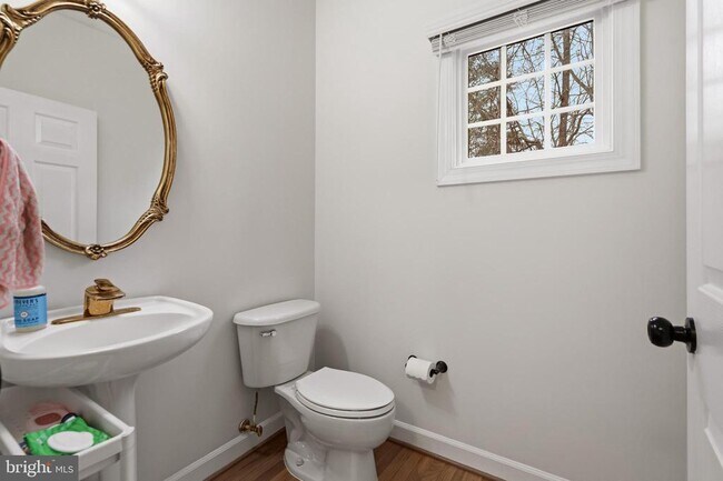 Building Photo - 4924 Berkshire Woods Dr