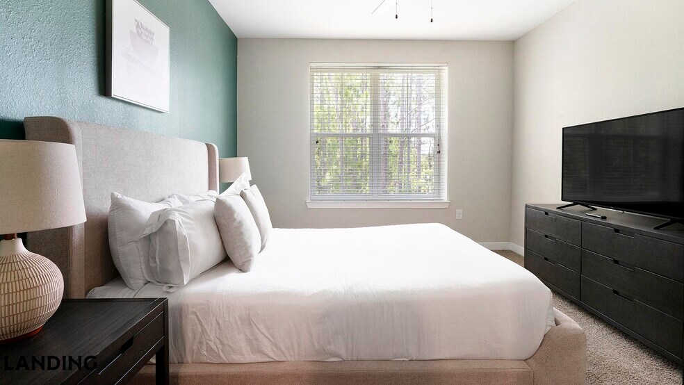 Building Photo - 215 Hunters Lk Wy