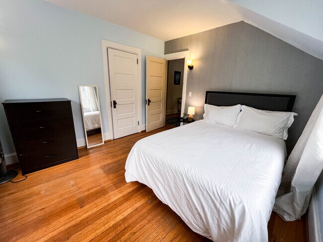 Building Photo - 110 Linden Ave