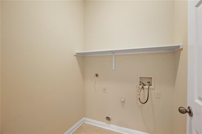 Building Photo - 10112 Channel Island Dr