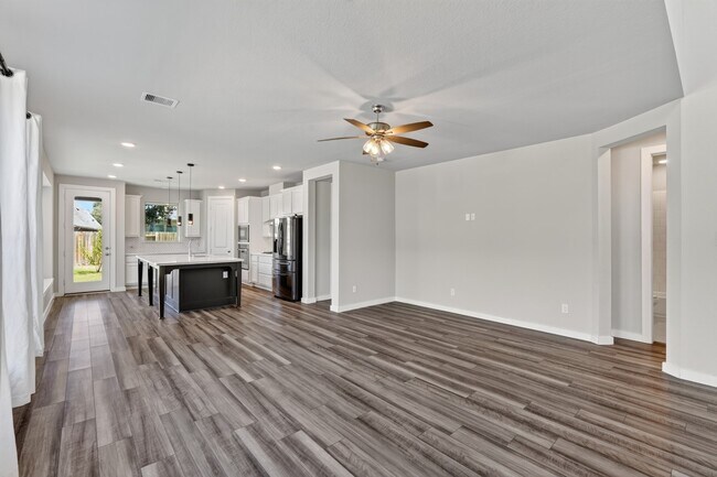 Building Photo - 706 Santa Elena Trail