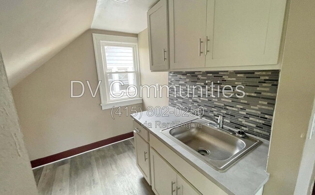 Building Photo - 1666 Glenmont Rd