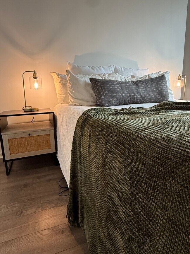 Building Photo - 659 W Randolph St