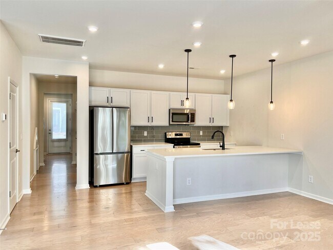 Building Photo - 5348 Somerset Hill Ln