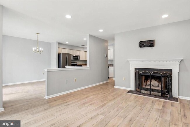 Building Photo - 645 Muhlenberg Dr