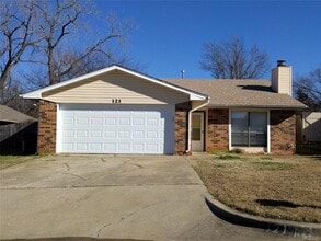 Building Photo - 121 Stonewood Dr
