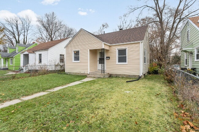 Building Photo - VOUCHERS ACCEPTED at this 3 bedroom, 1 bath renovated home.