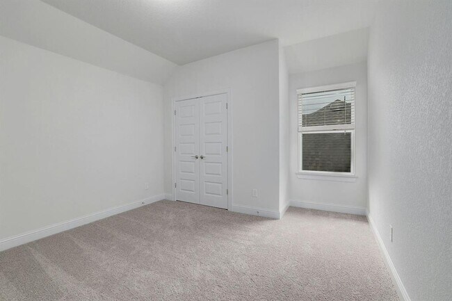 Building Photo - 2040 Base Burner Path