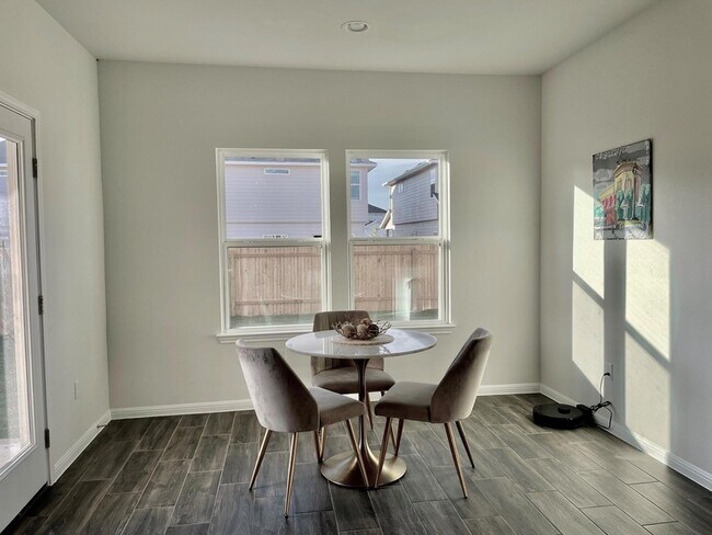 Building Photo - 10712 Blacket Dr