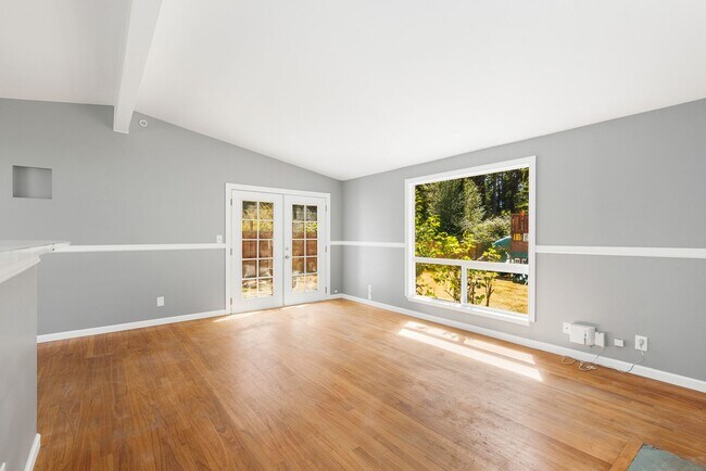 Building Photo - 3 Bedroom Rambler with Ideal Commuting Location in Lynnwood