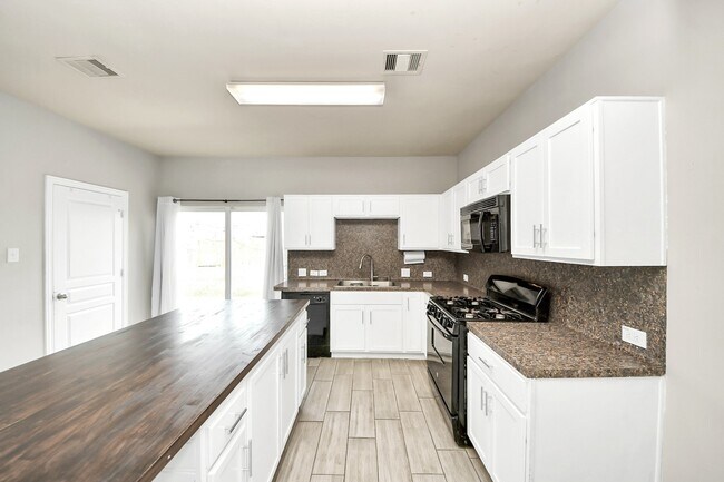 Building Photo - 7515 Morgan Ranch Tr