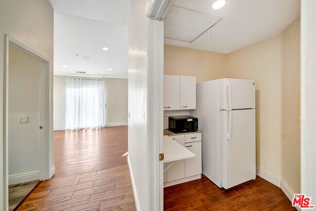 Building Photo - 12440 La Cresta Way