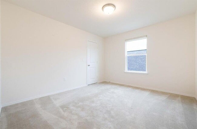 Building Photo - 803 Sandhill Branch Dr