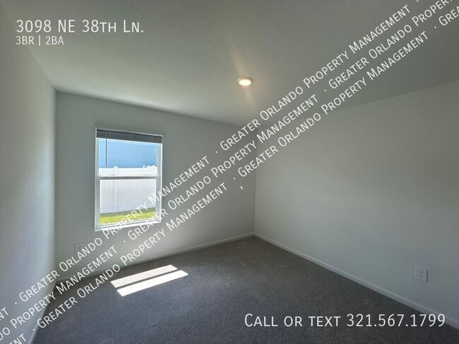 Building Photo - 3098 NE 38th Ln