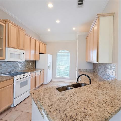 Building Photo - 926 Armand St