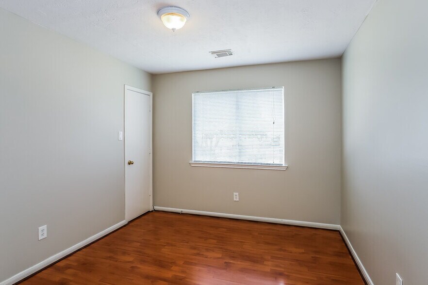 Building Photo - 4223 Pathway Ct