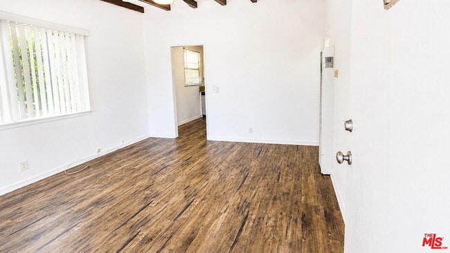 Building Photo - 419 La Colina Dr