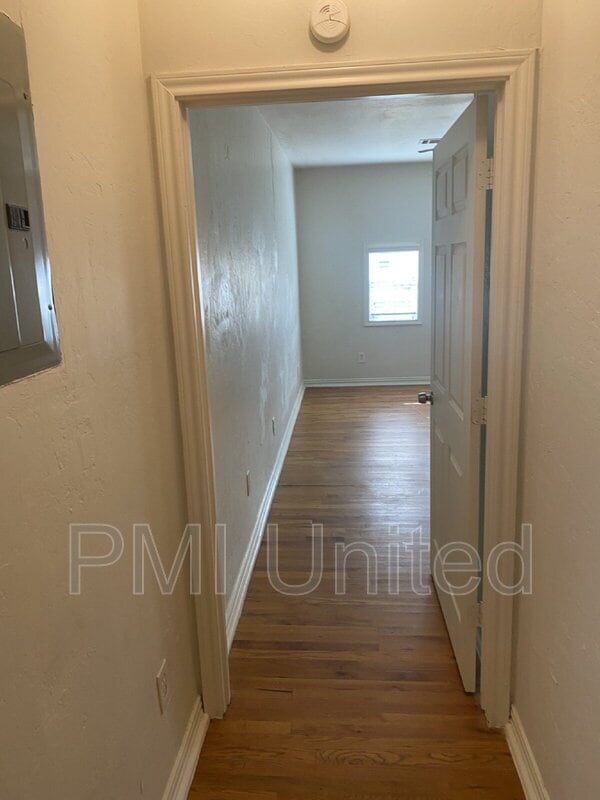 Building Photo - 510 Panhandle St