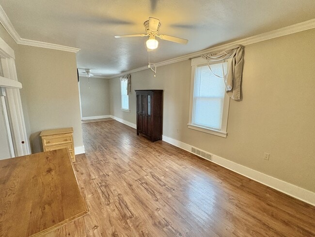 Building Photo - 798 Valley Rd