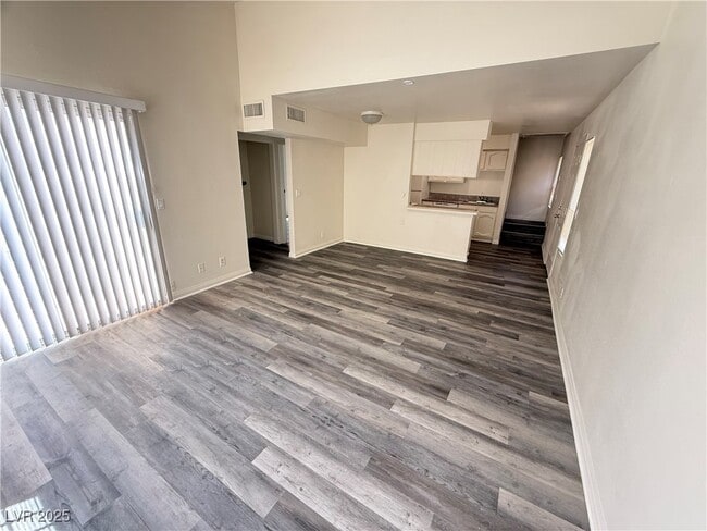 Building Photo - 5165 Gray Ln