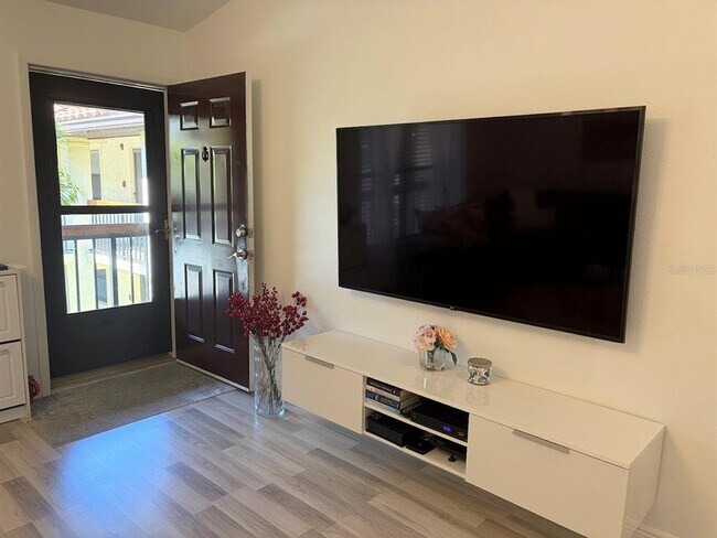 Building Photo - 2511 Hammock Ct