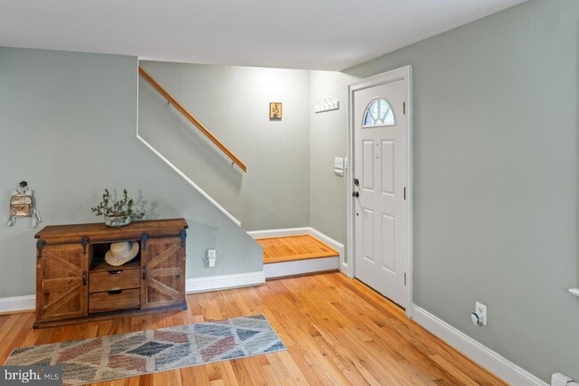 Building Photo - 7312 Poplar Ct