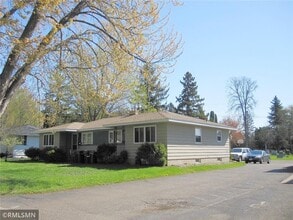 Building Photo - 516 N 8th St
