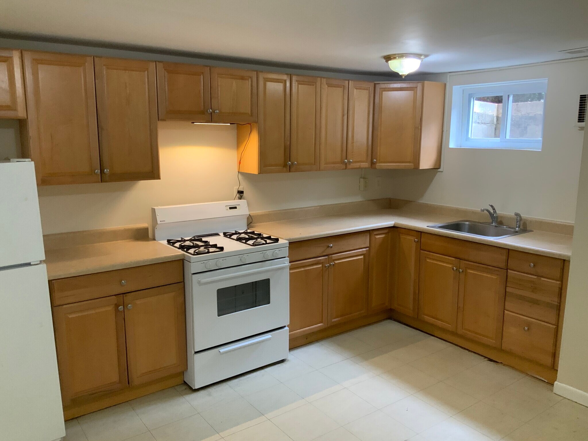 Building Photo - 300 Ketchamtown Rd