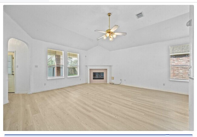 Primary Photo - 4815 Plum Forest Rd