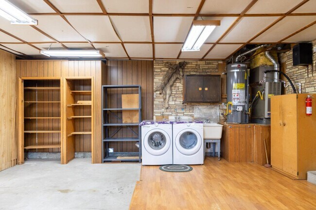 Building Photo - 3276 Andora Dr