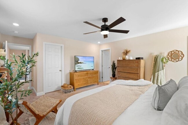 Building Photo - 722 Hahn Ct