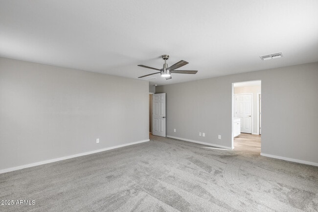 Building Photo - 17635 W Red Fox Rd